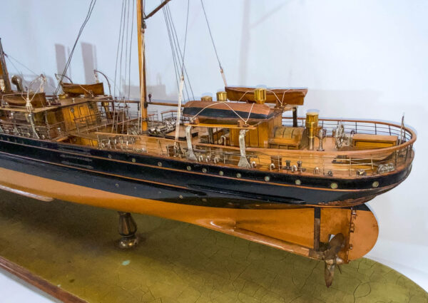 Builders Dockyard Model of the Passenger Steamer TSS COLCHESTER - Image 18