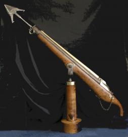 Whaling Harpoon Gun & Harpoon