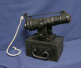 Iron Signal Cannon With Cap Conversion