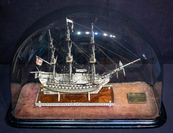 Napoleonic Miniature Prisoner Of War Bone Model of HMS CAPTAIN - Image 4