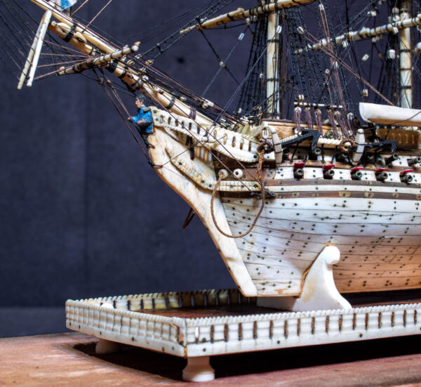 Napoleonic Miniature Prisoner Of War Bone Model of HMS CAPTAIN - Image 5