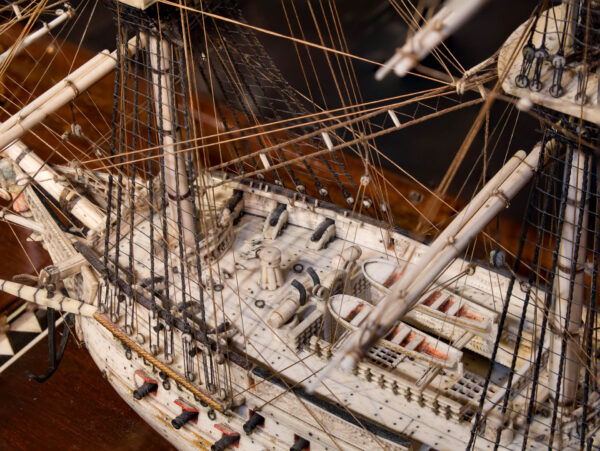 Napoleonic Prisoner-Of-War Bone Warship Model HMS CONQUEROR - Image 11