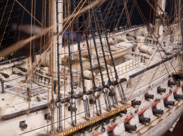 Napoleonic Prisoner-Of-War Bone Warship Model HMS CONQUEROR - Image 10
