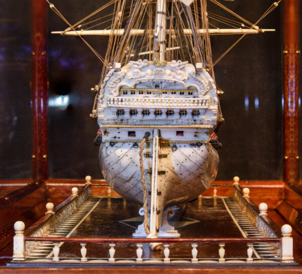 Napoleonic Prisoner-Of-War Bone Warship Model HMS CONQUEROR - Image 4