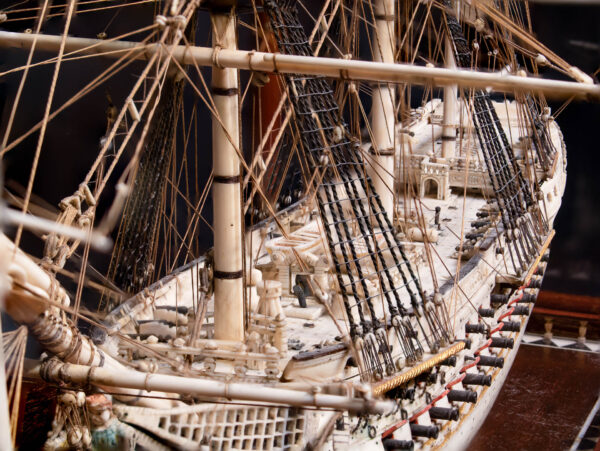 Napoleonic Prisoner-Of-War Bone Warship Model HMS CONQUEROR - Image 12