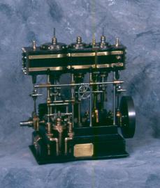 CITY OF PARIS Steam Engine Model