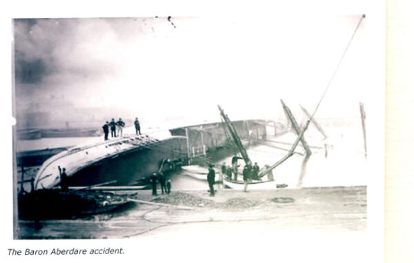 Dockyard Builders Ship Half Model - Emigrant Clipper BARON ABERDARE - Image 2
