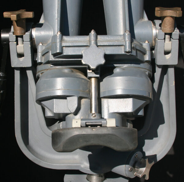 U.S. Navy 20 x 120 Bridge Binoculars - Image 8