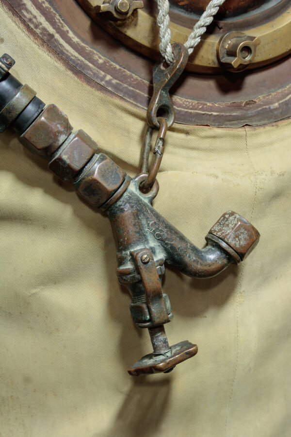 USN Morse Mark V Dive Helmet, Suit and Gear - Image 7