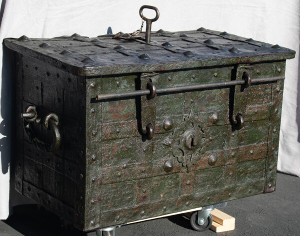18th Century Armada Chest with Original Keys - Image 11