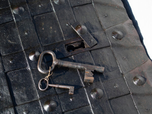 18th Century Armada Chest with Original Keys - Image 6