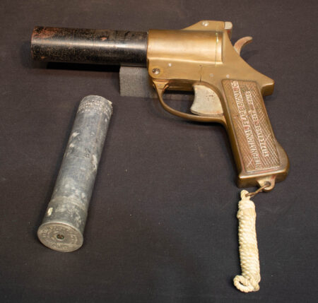 US Coast Guard Flare Gun with Flare