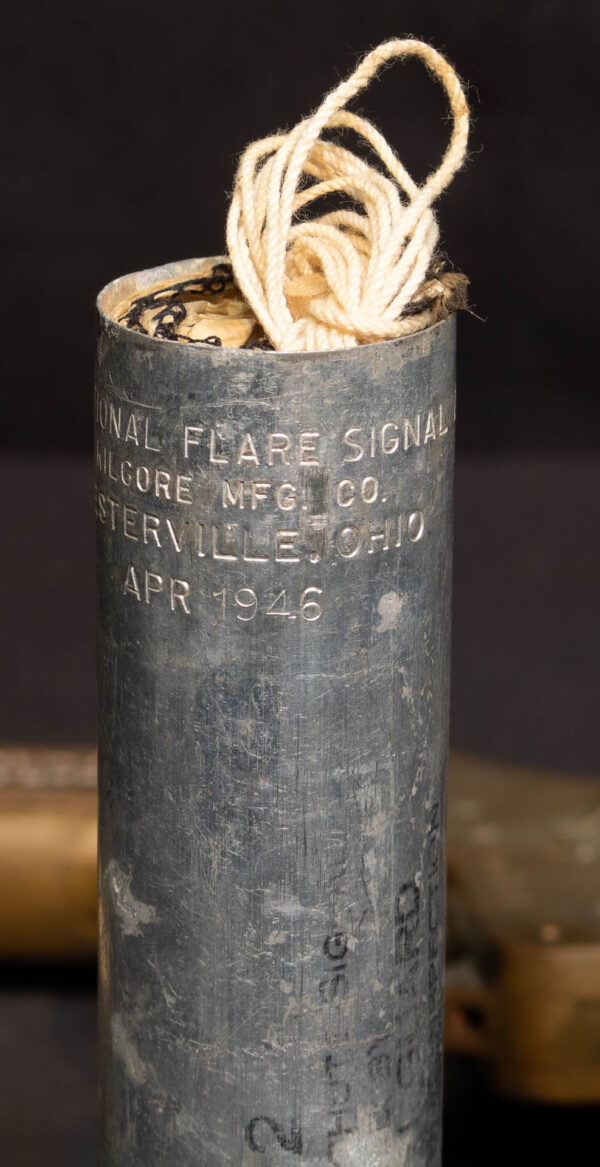 US Coast Guard Flare Gun with Flare - Image 3