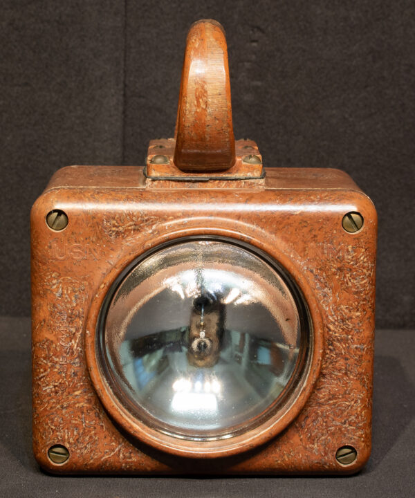 US Navy Bakelite Battle Lantern - Image 7