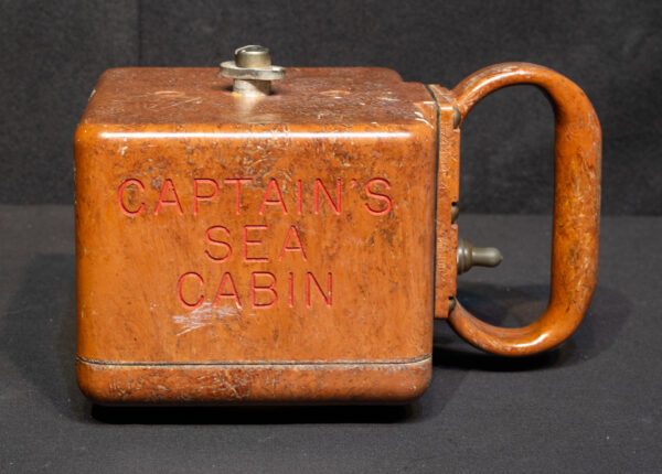 US Navy Bakelite Battle Lantern - Image 5