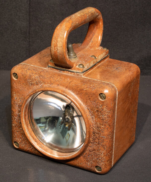 US Navy Bakelite Battle Lantern - Image 4