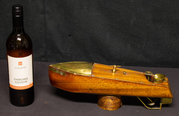 MISS AMERICA Mahogany Spring Wind Toy Boat - Image 2