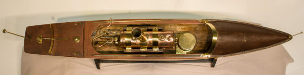 Live Steam Model of a Speedboat - Image 2