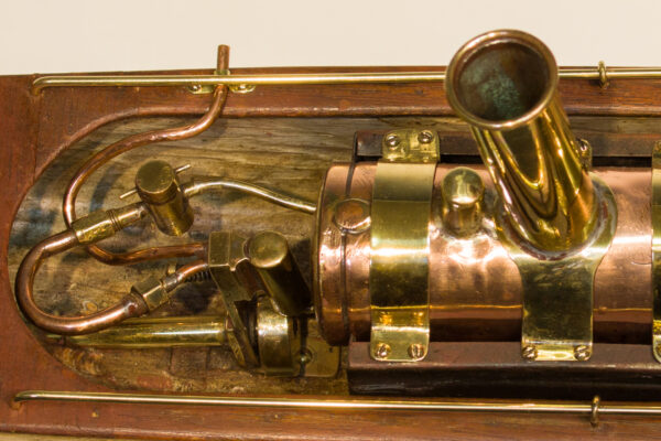 Live Steam Model of a Speedboat - Image 5