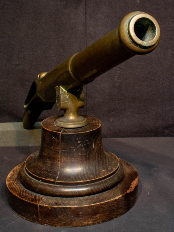 Continental Bronze Swivel Rail Gun - Image 4