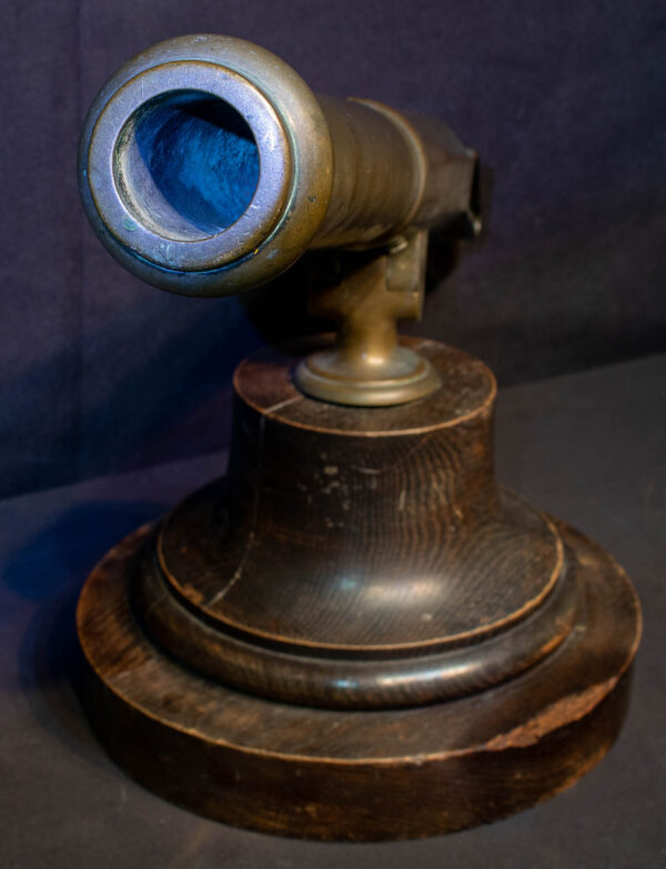 Continental Bronze Swivel Rail Gun - Image 8